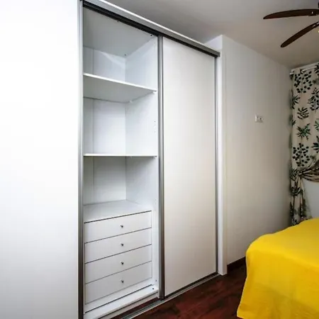 Sunny In Center Of ! Apartament *